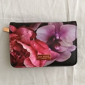 Rose Gold Dark Floral Manicure Set